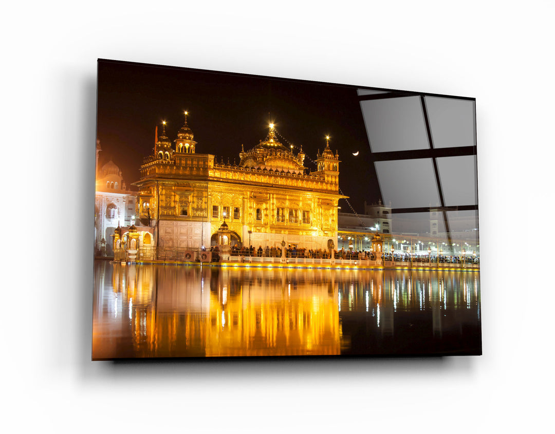 ・"The stunning Sikh Golden Temple in Amritsar, Punjab region in India"・Glass Wall Art