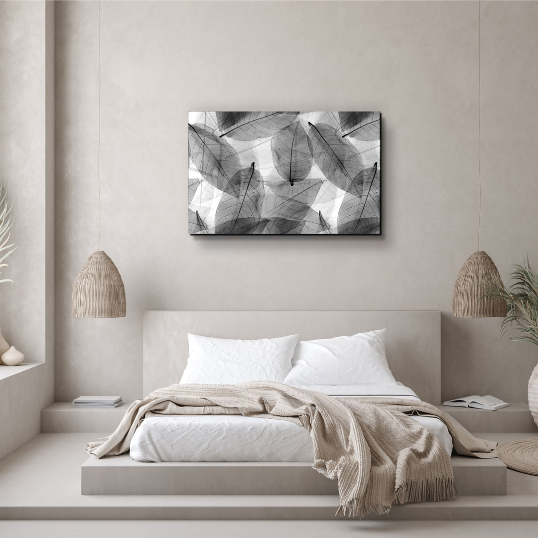 ・"Black - White Leaves"・Glass Wall Art | Artdesigna Glass Printing Wall Arts.