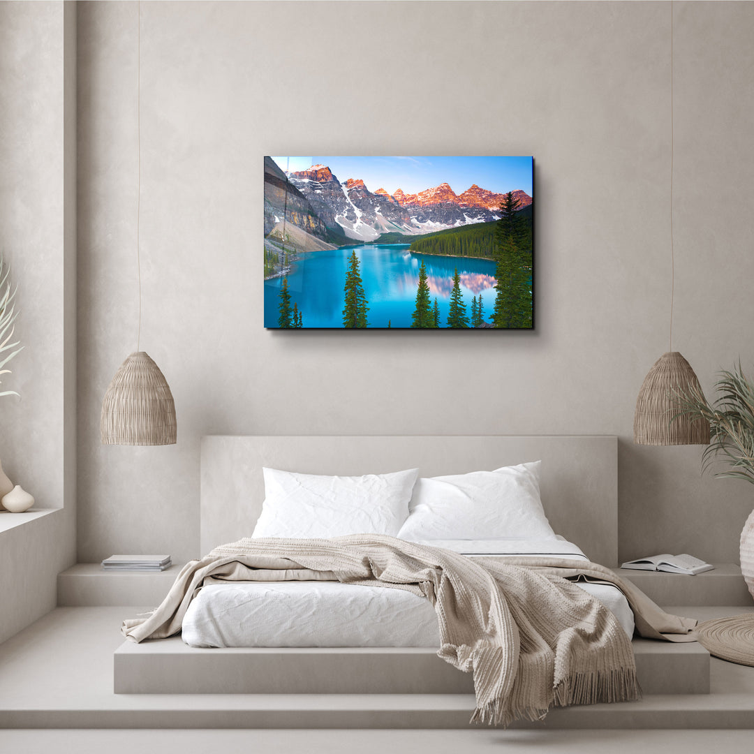 ・"Dawn over Moraine Lake in Canada's Banff National Park"・Glass Wall Art