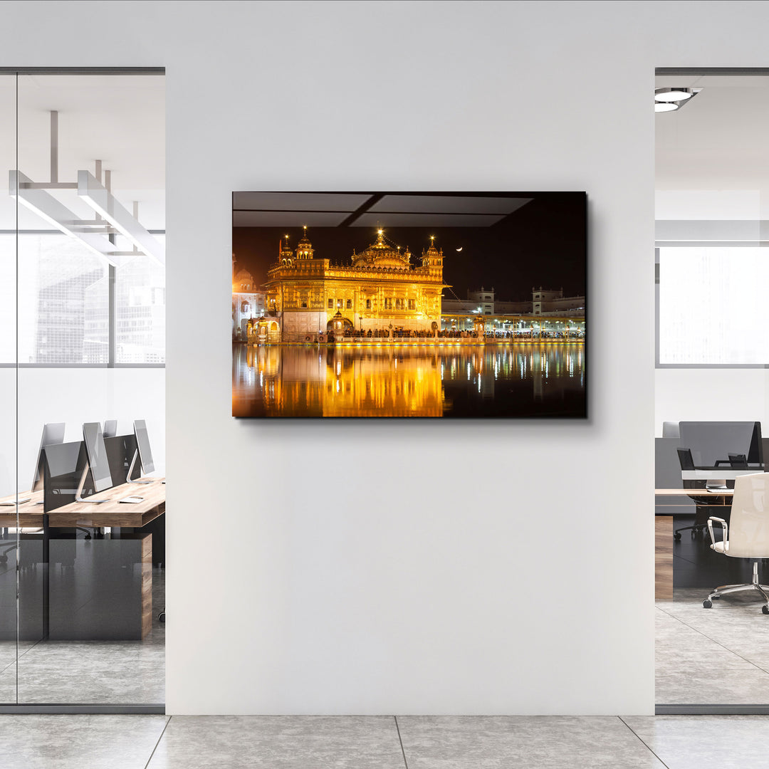 ・"The stunning Sikh Golden Temple in Amritsar, Punjab region in India"・Glass Wall Art